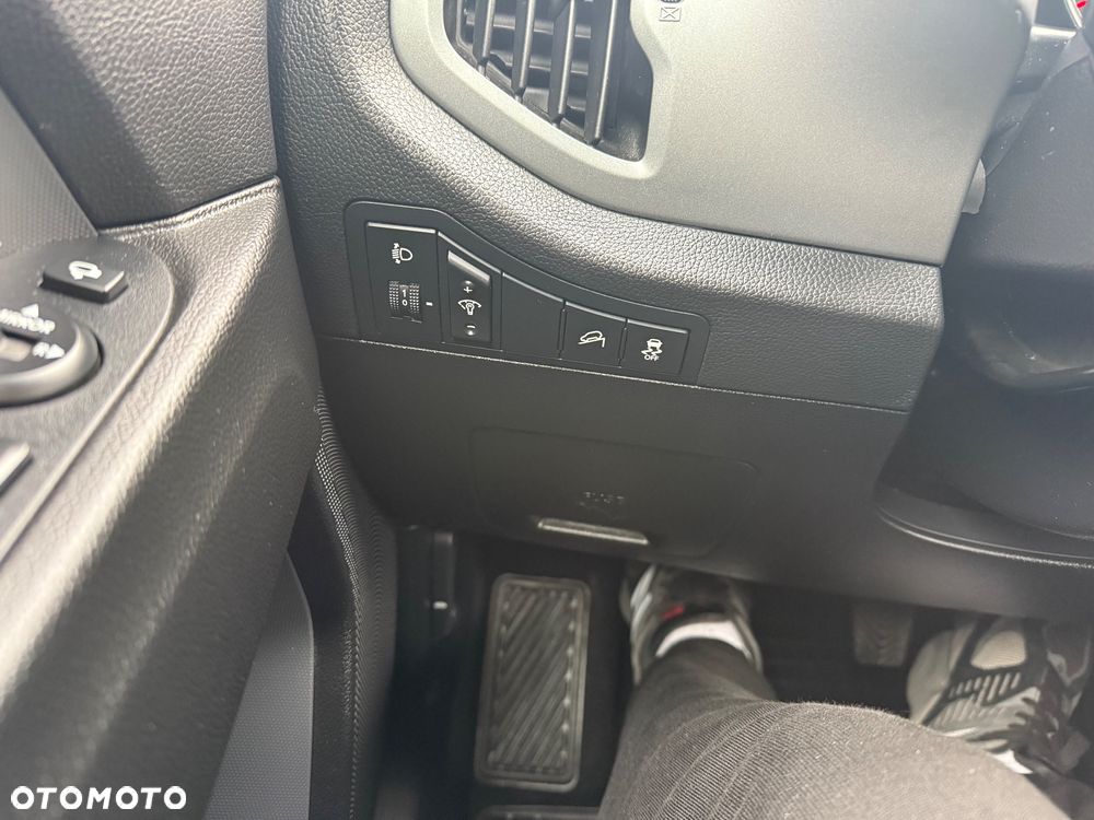 Kia Sportage 1.7 CRDI 2WD Dream-Team Edition - 19