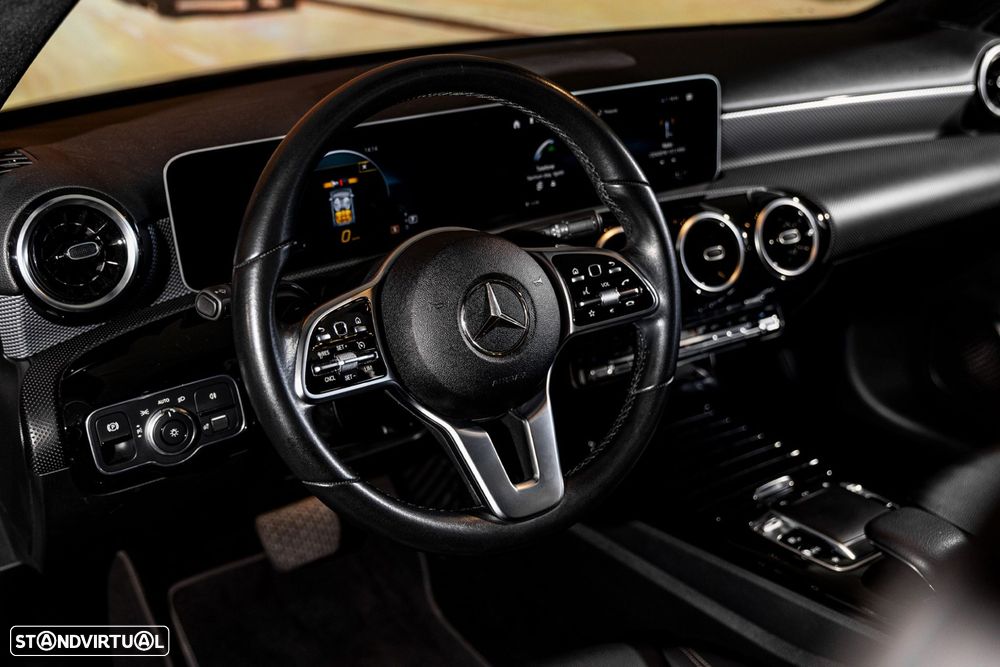 Mercedes-Benz A 180 Limousine d Progressive Aut. - 13
