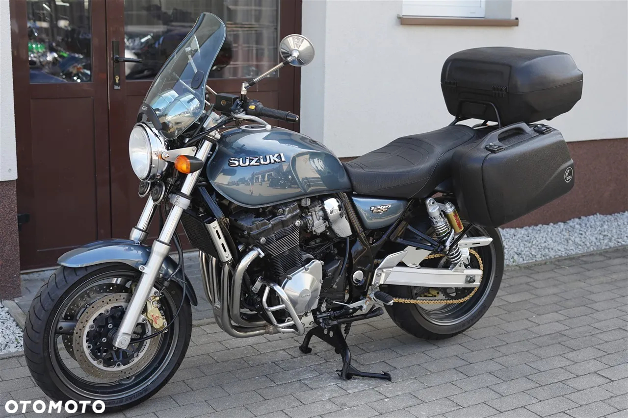 Suzuki GSX - 22