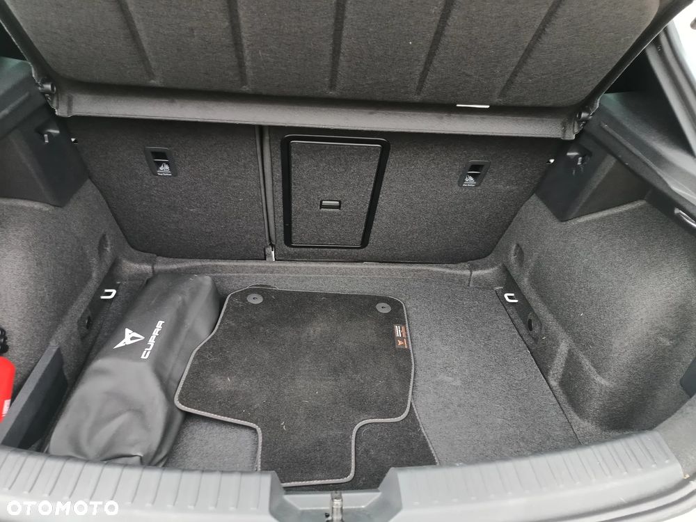 Cupra Leon 1.5 eTSI DSG - 31