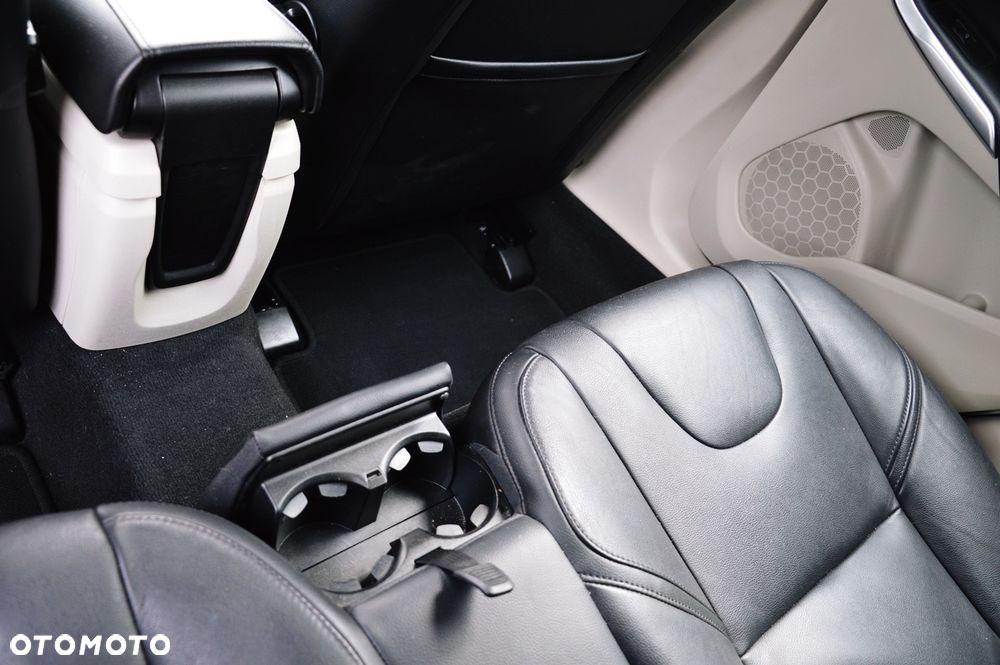 Volvo V40 D4 Summum - 25