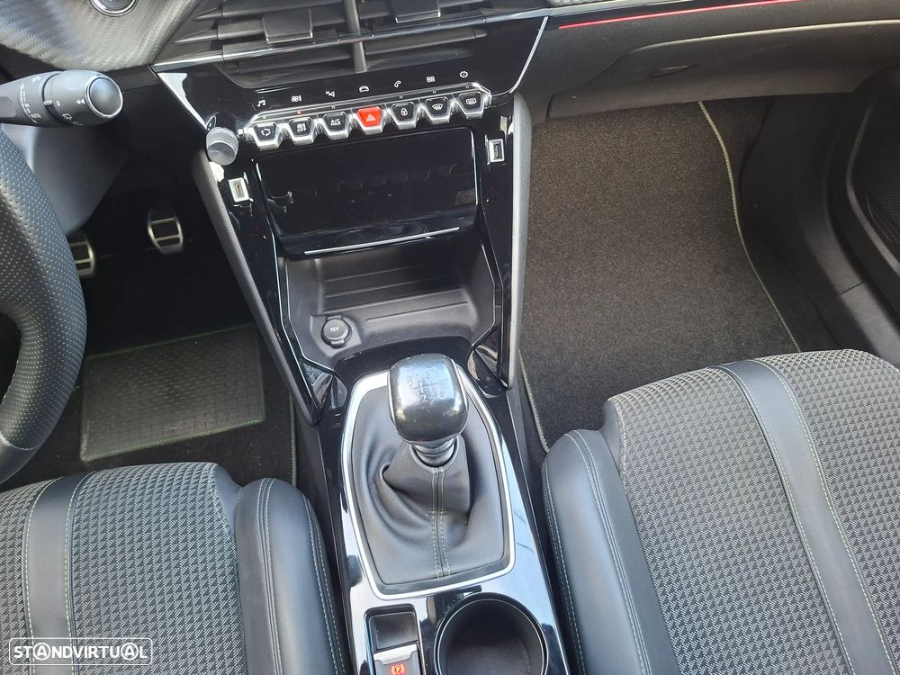 Peugeot 2008 PureTech 130 Stop&Start GT-Line Edition — fotografia 33