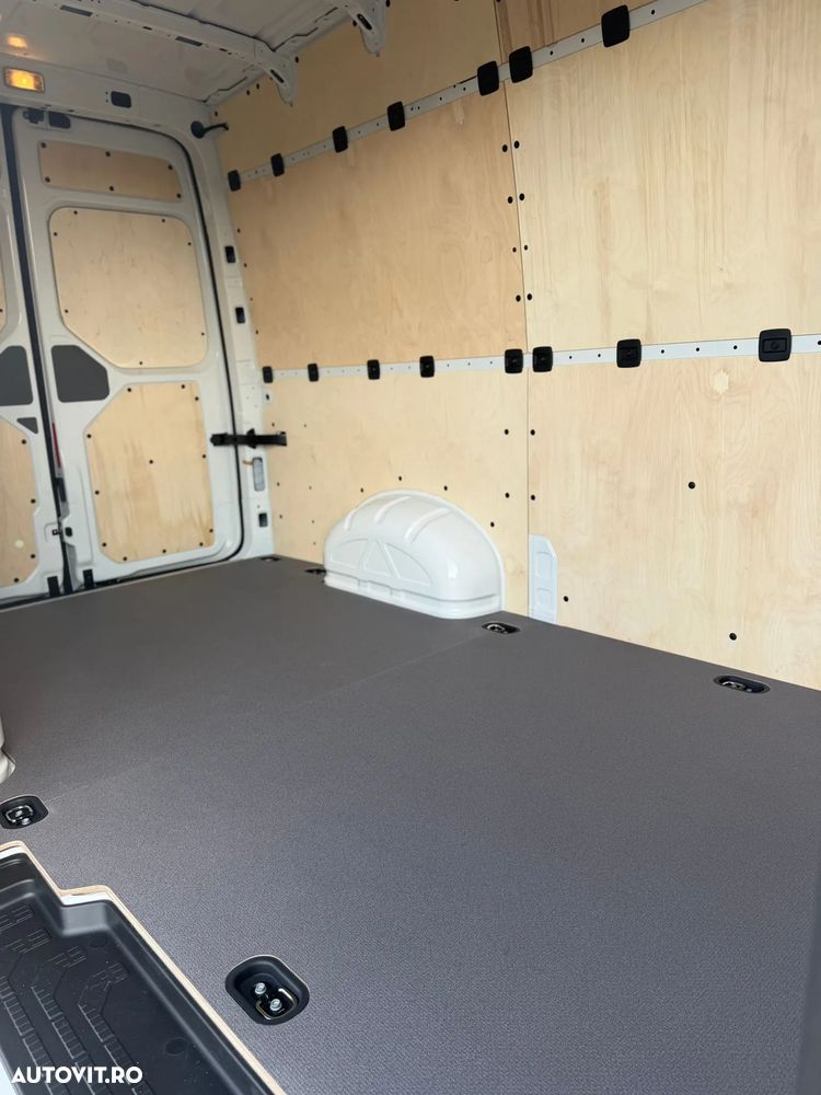 Volkswagen Crafter - 17