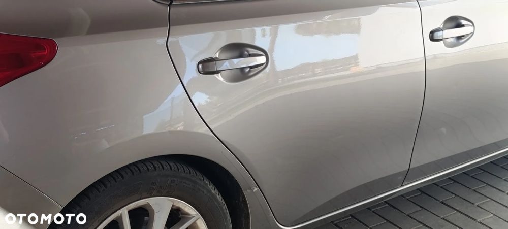 Toyota Auris 1.6 Valvematic Comfort - 5