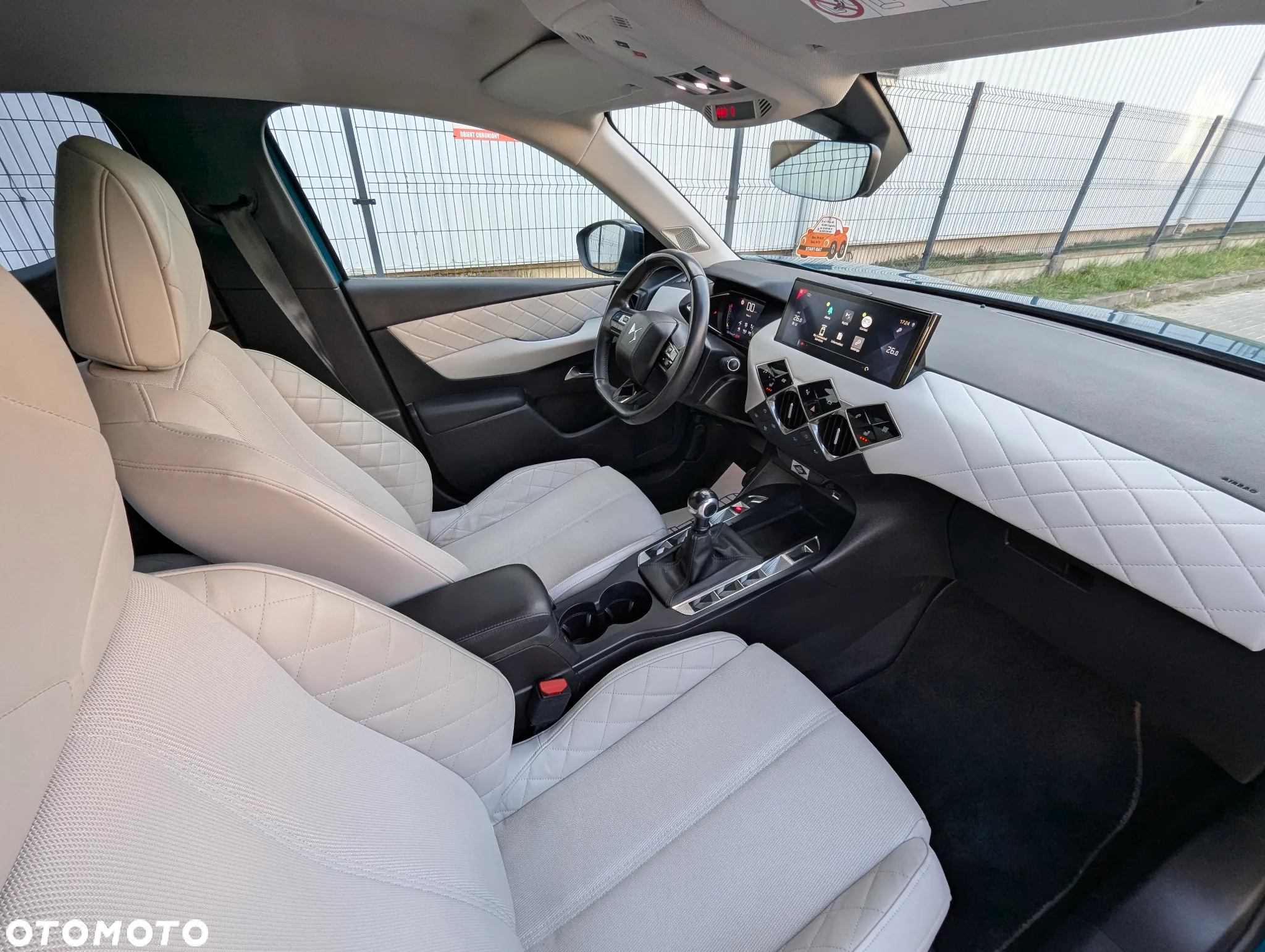 DS Automobiles DS 3 Crossback PureTech 100 Bastille - 11
