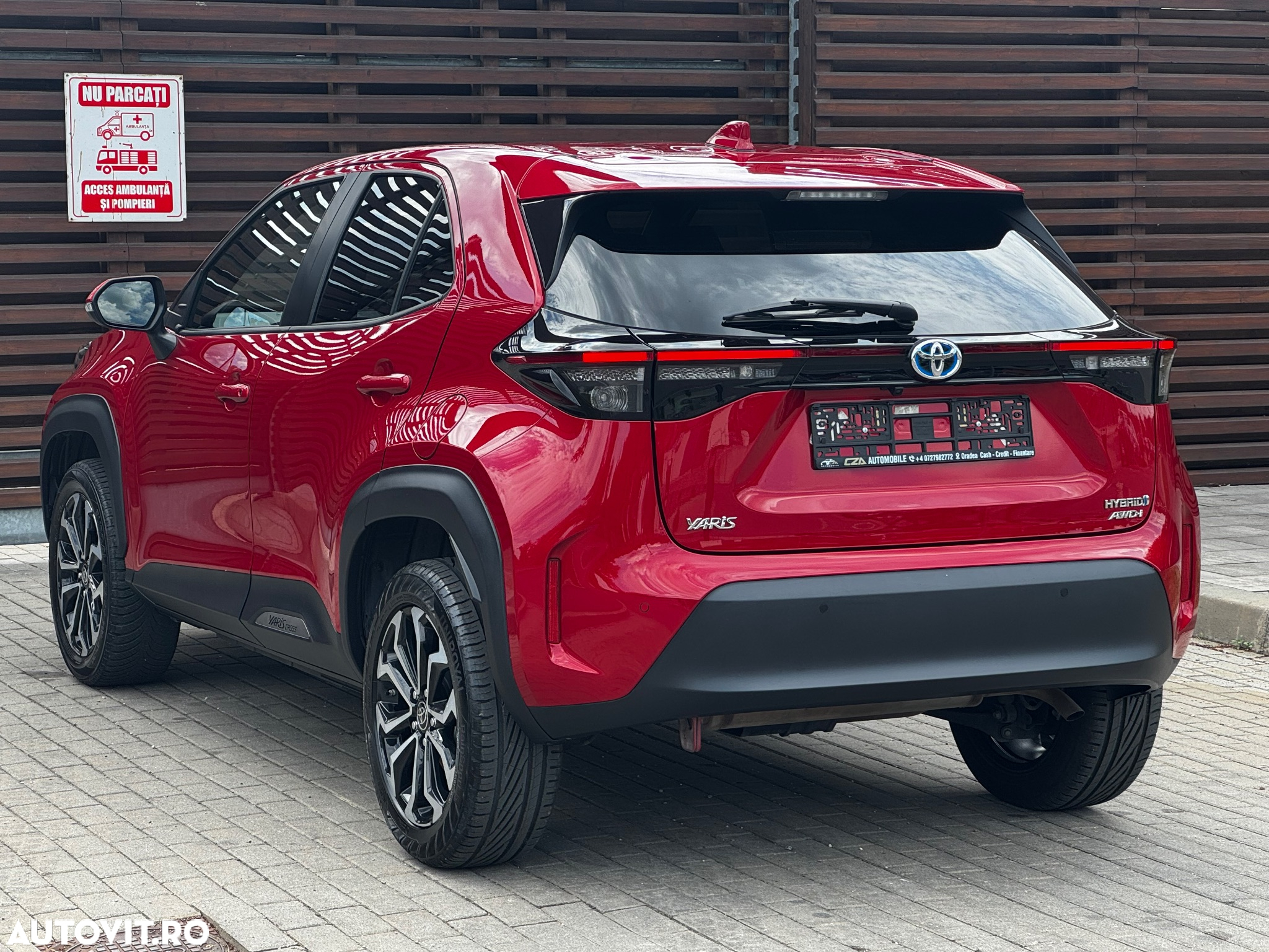 Toyota Yaris Cross 1.5 VVT-i HSD 116 4x4 HEV Dynamic - 12