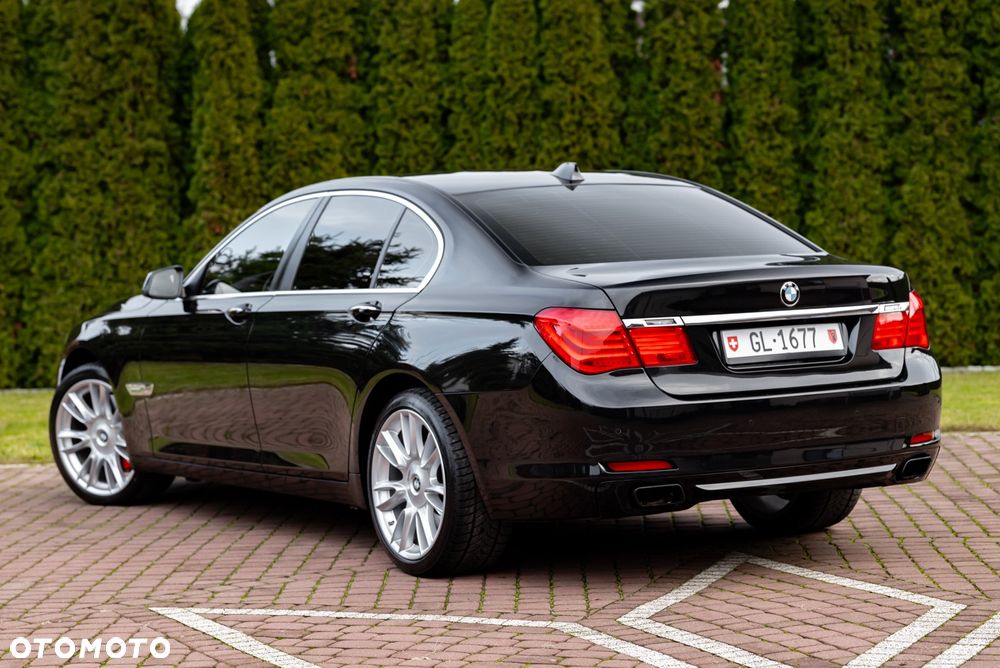 BMW Seria 7 750i xDrive - 13
