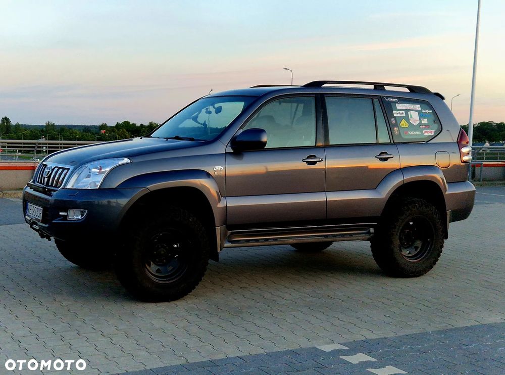Toyota Land Cruiser - 2