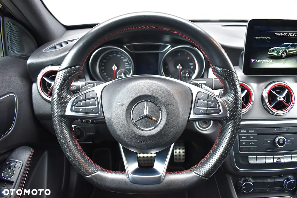 Mercedes-Benz GLA 200 d 7G-DCT AMG Line - 16