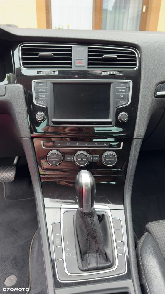 Volkswagen Golf 1.4 TSI BMT Highline DSG - 21
