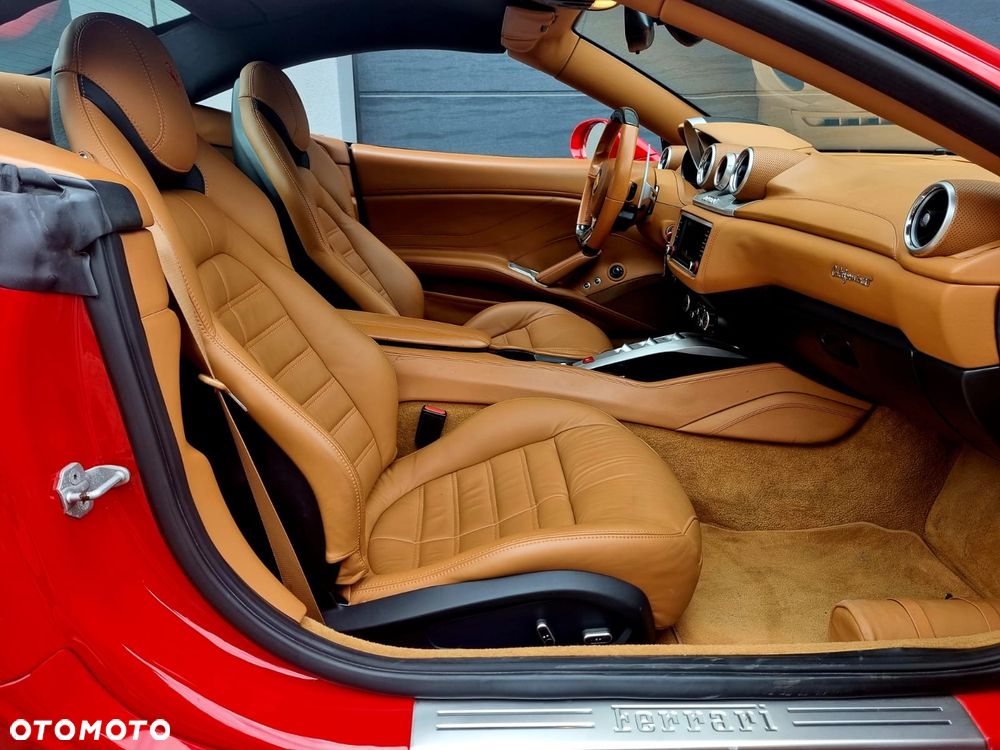 Ferrari California T - 20