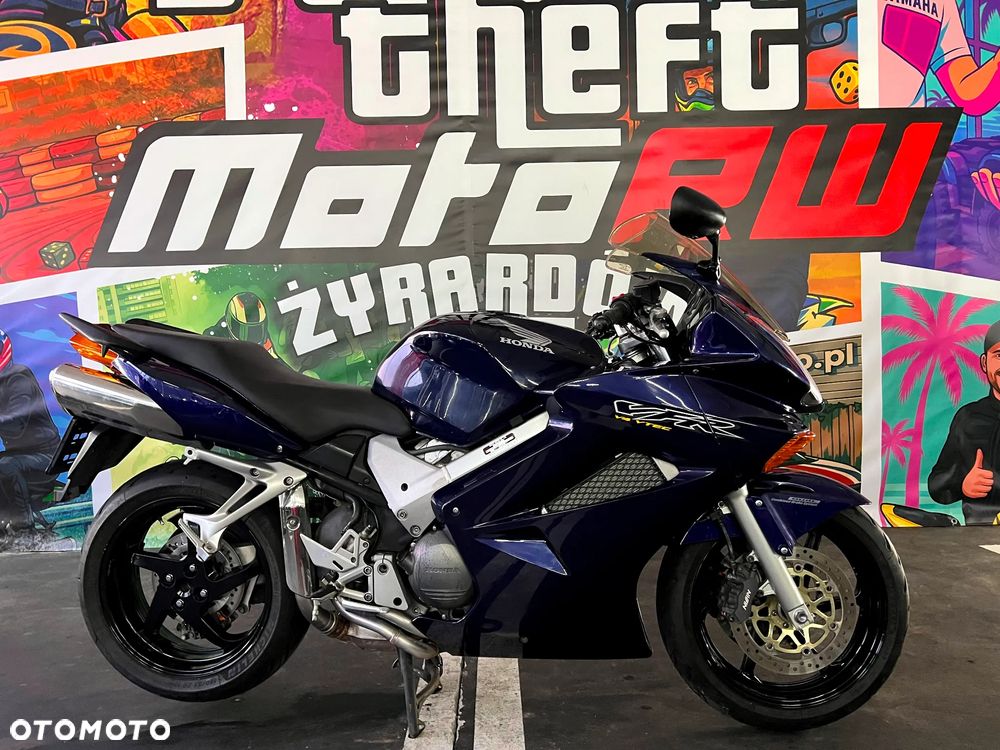 Honda VFR - 2