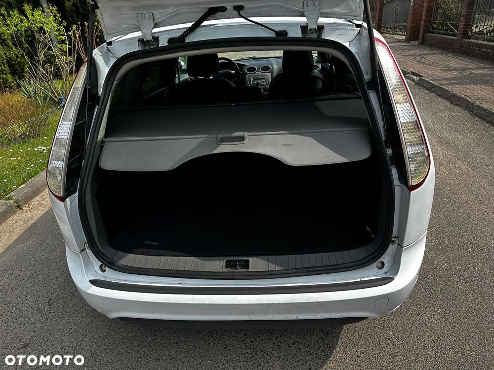 Ford Focus 1.8 FF Trend - 13