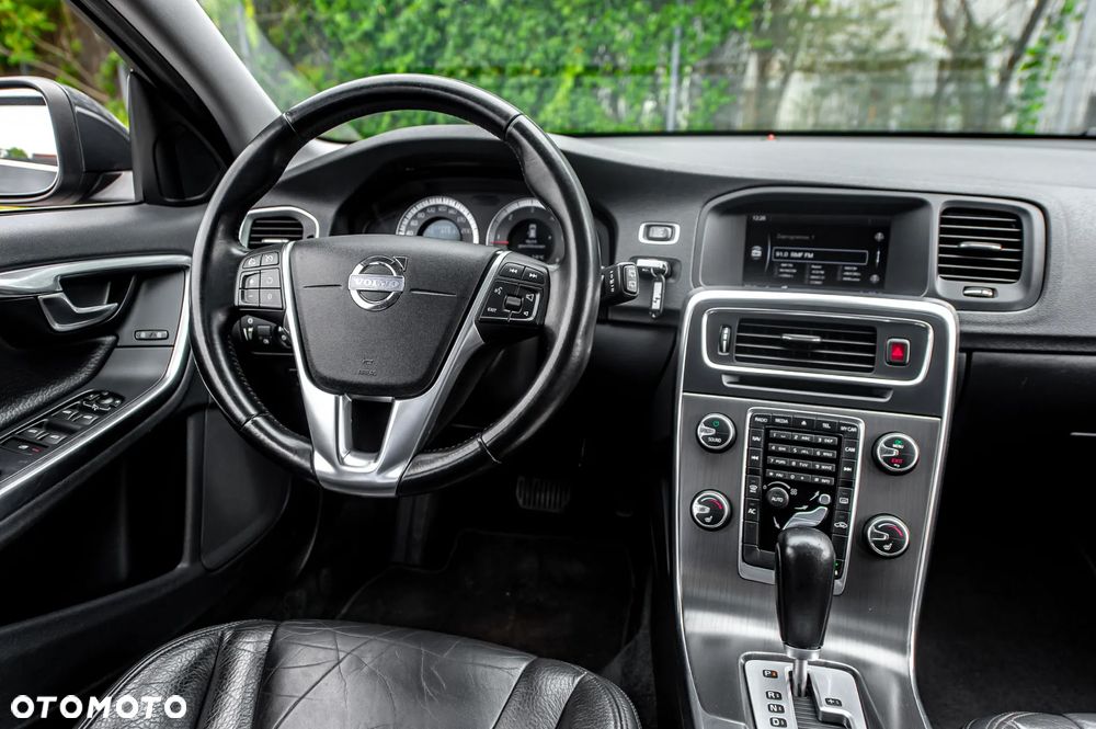 Volvo V60 D5 Geartronic Kinetic - 8