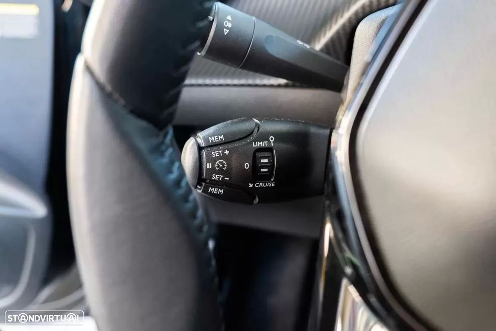 Peugeot e-208 50 kWh Allure Pack - 32