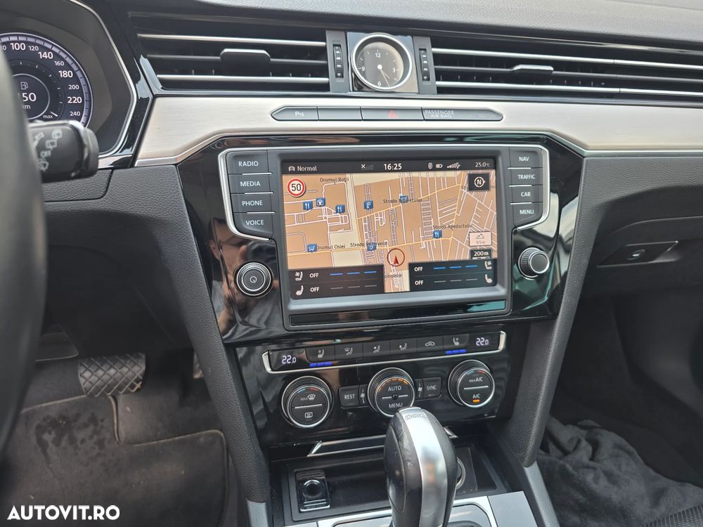 Volkswagen Passat 2.0 TDI (BlueMotion Technology) DSG Highline - 9
