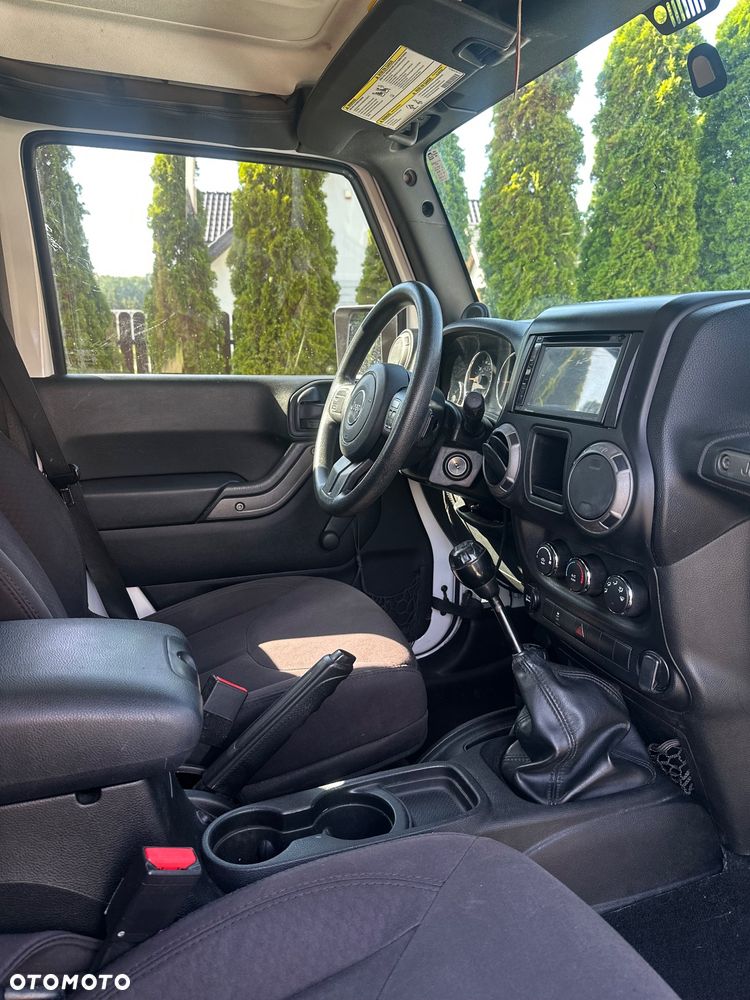 Jeep Wrangler - 12