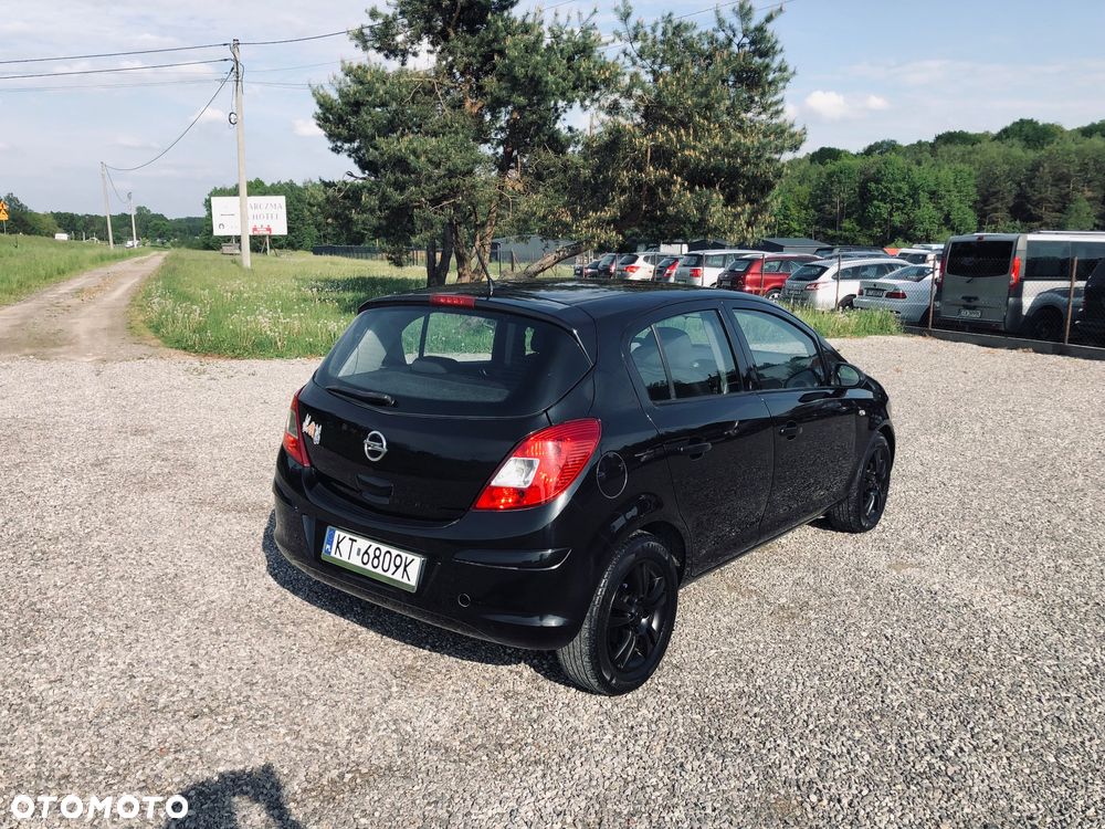 Opel Corsa 1.2 16V Cosmo - 21