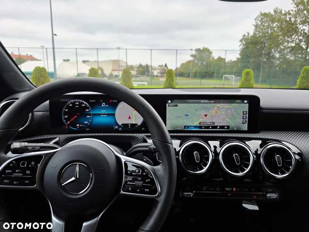 Mercedes-Benz CLA 180 d Shooting Brake 7G-DCT - 31