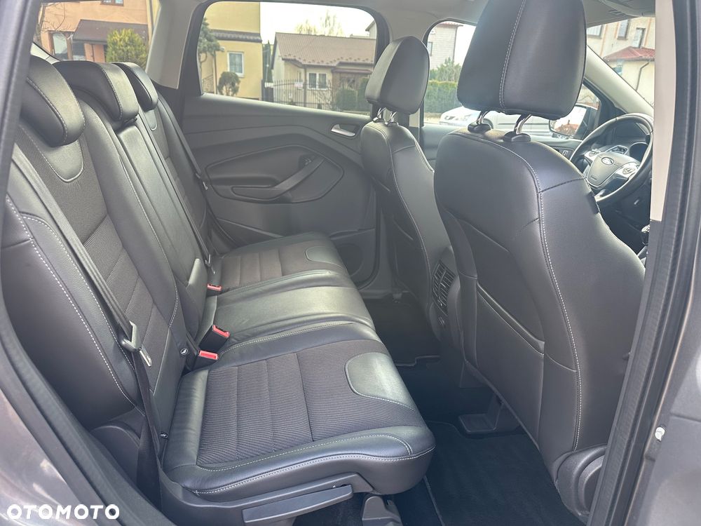 Ford Kuga 1.6 EcoBoost 2x4 Titanium - 16