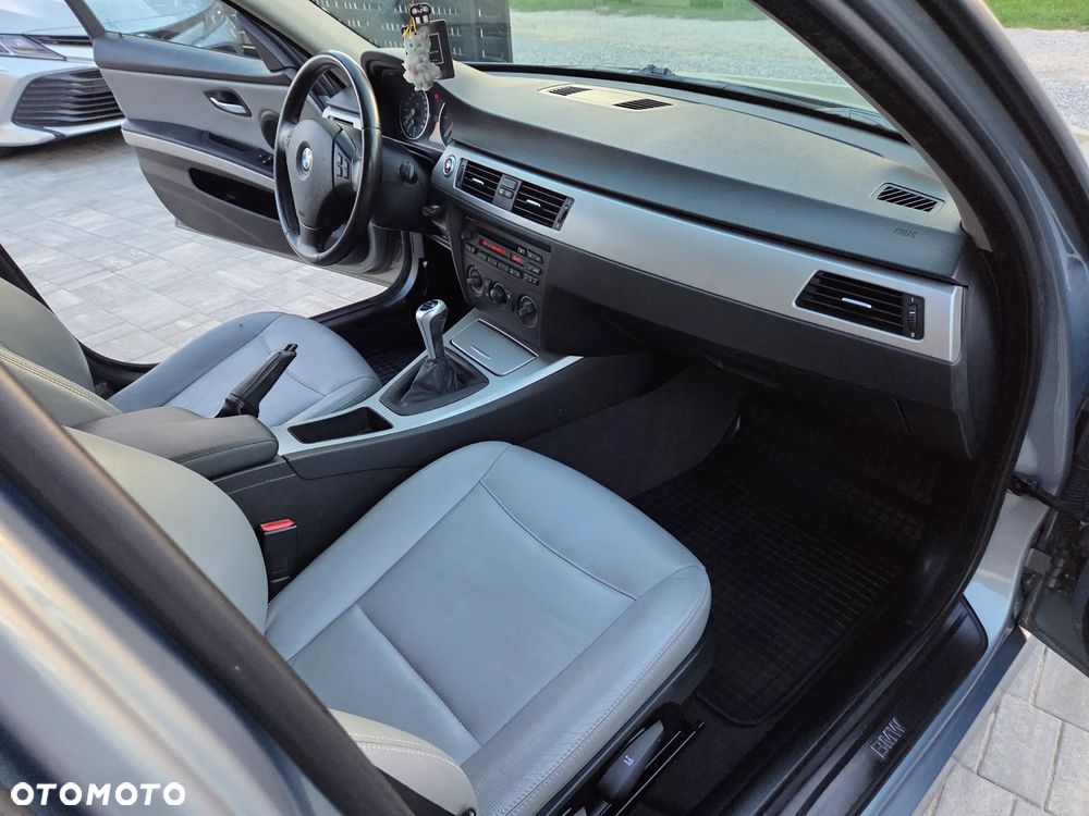 BMW Seria 3 318d DPF - 20