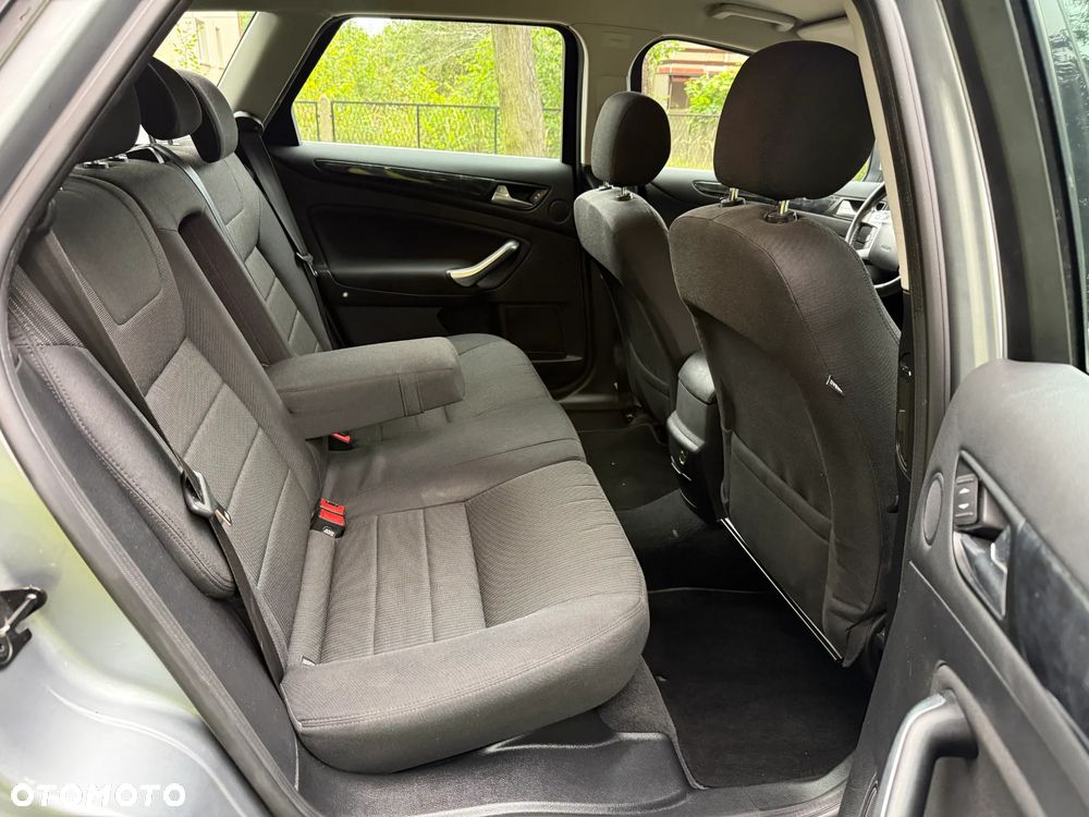 Ford Mondeo - 29