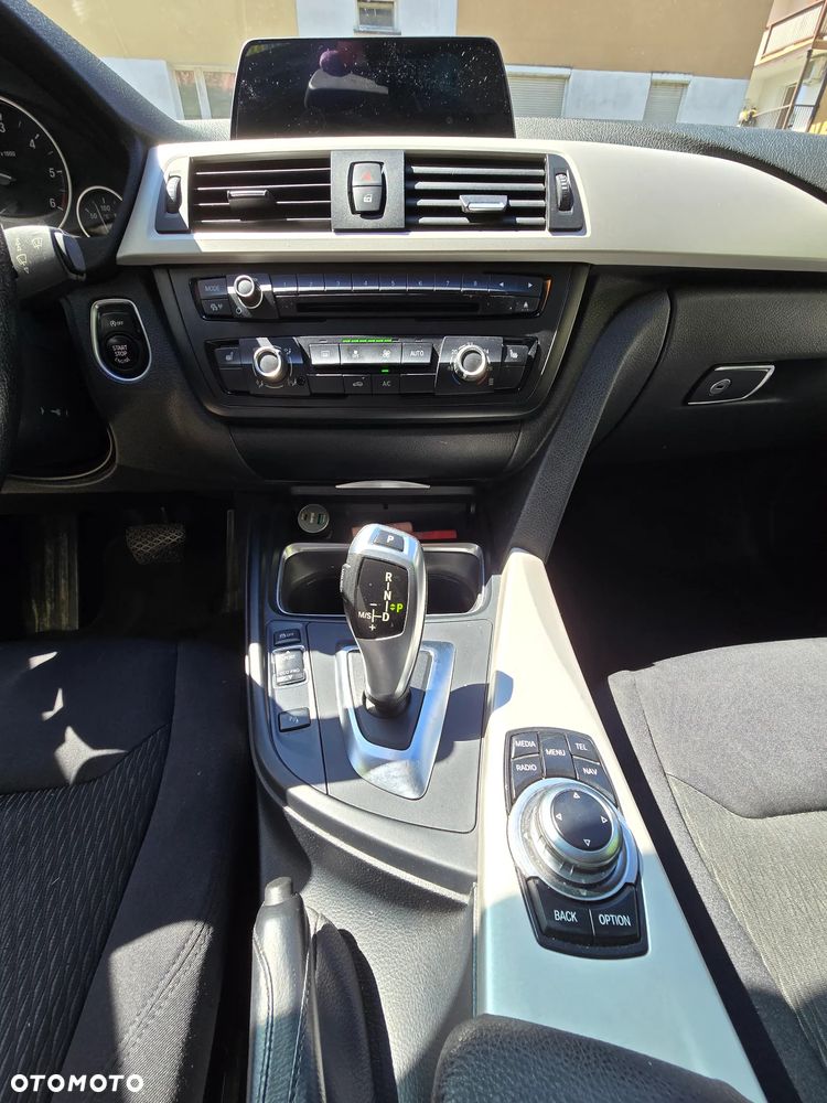 BMW Seria 3 318d - 8