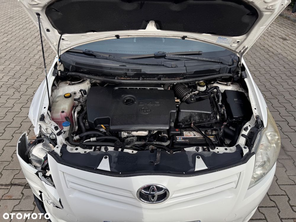 Toyota Auris 2.0 D-4D - 5