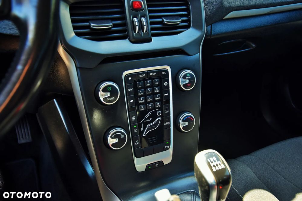 Volvo V40 D2 Momentum - 28