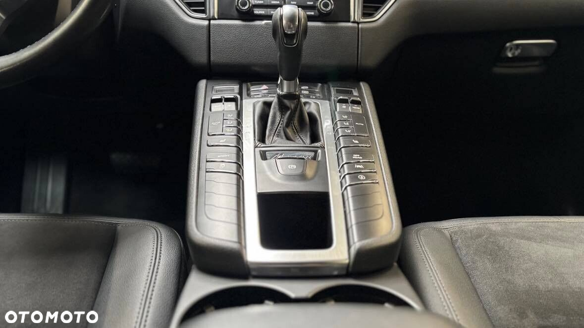Porsche Macan Standard - 17
