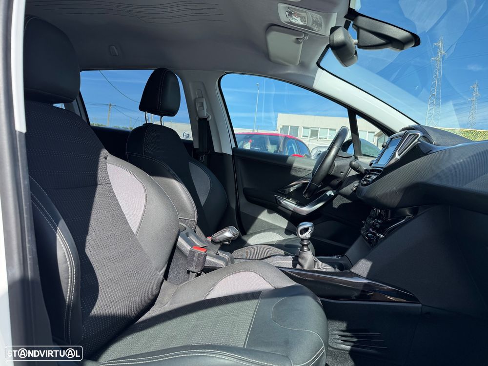 Peugeot 2008 1.2 PureTech Allure - 8