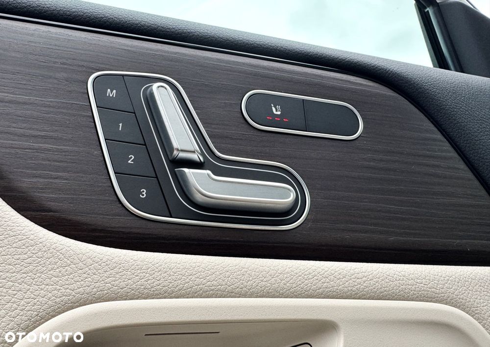 Mercedes-Benz GLA - 15