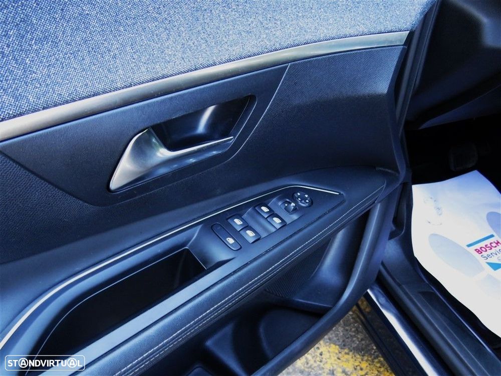 Peugeot 3008 1.5 BlueHDi Allure EAT8 - 16