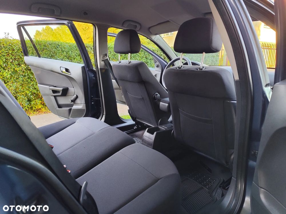 Opel Astra 1.6 Caravan Catch me now - 33