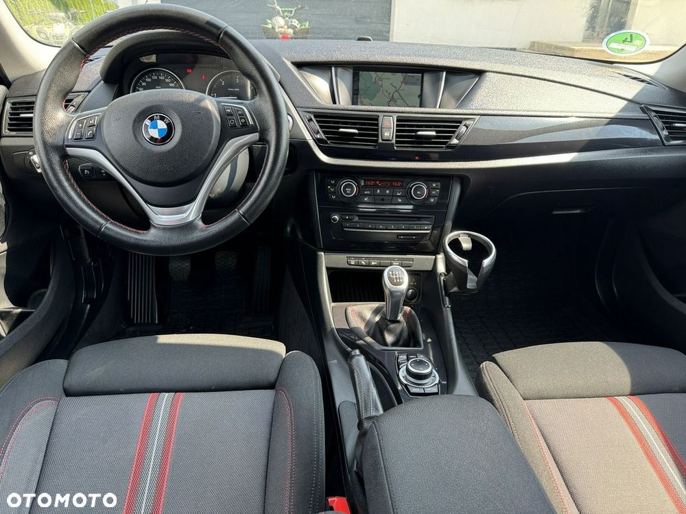 BMW X1 sDrive18d Sport Line - 24