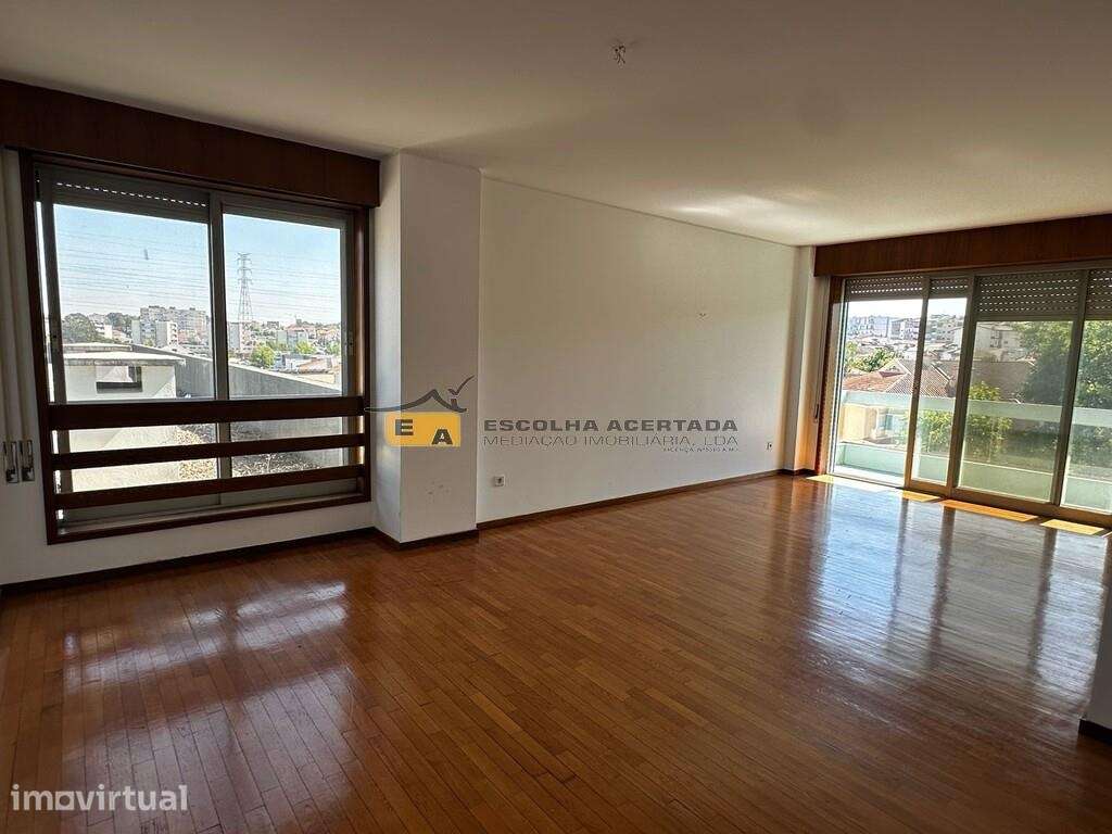 Apartamento T2 no Edifício Do Lago - Grande imagem: 3/24