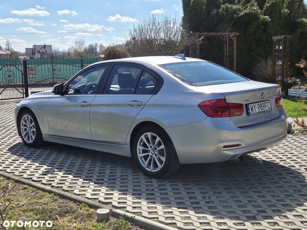 BMW Seria 3 320i xDrive - 5