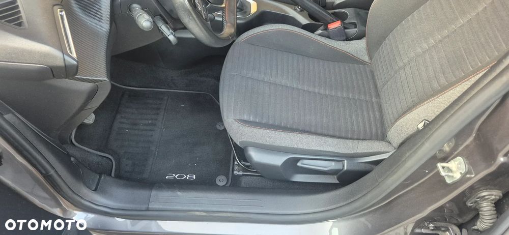 Peugeot 208 - 20
