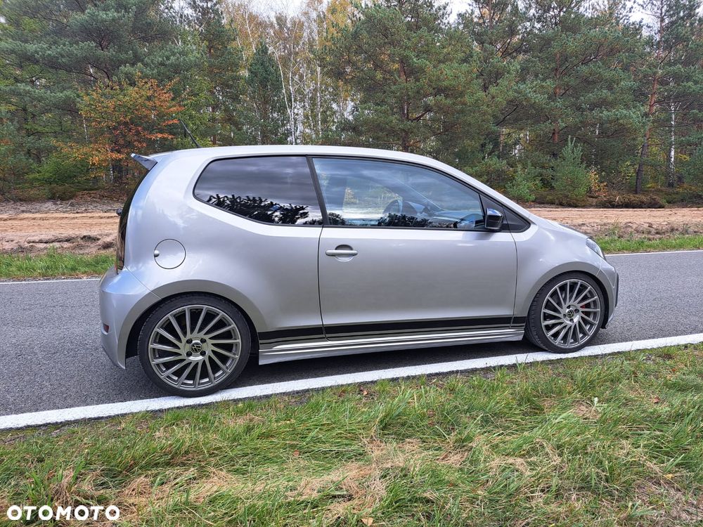 Volkswagen up! GTI - 22