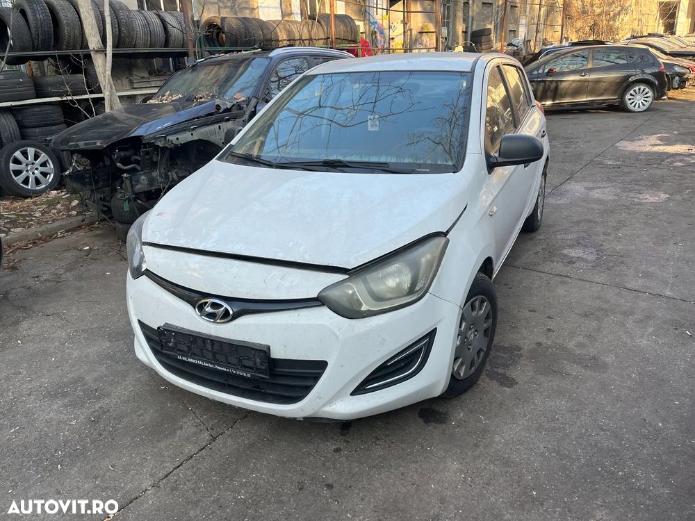 Dezmembrez Hyundai I20 alb 2014-2015 facelift CRDI diesel - 10