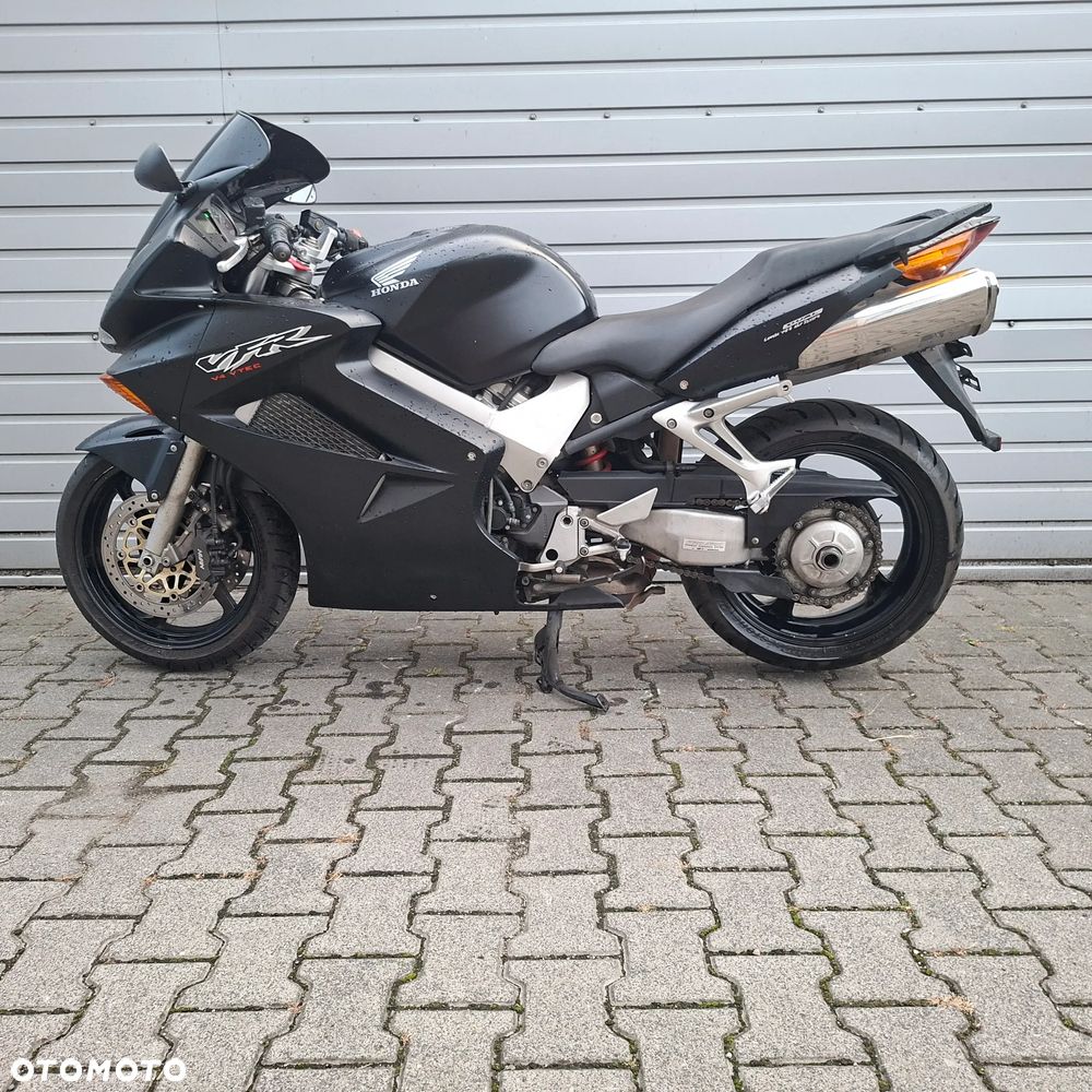 Honda VFR - 2