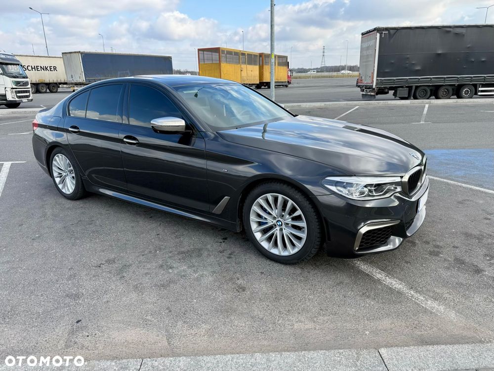 BMW Seria 5 M550i xDrive - 9