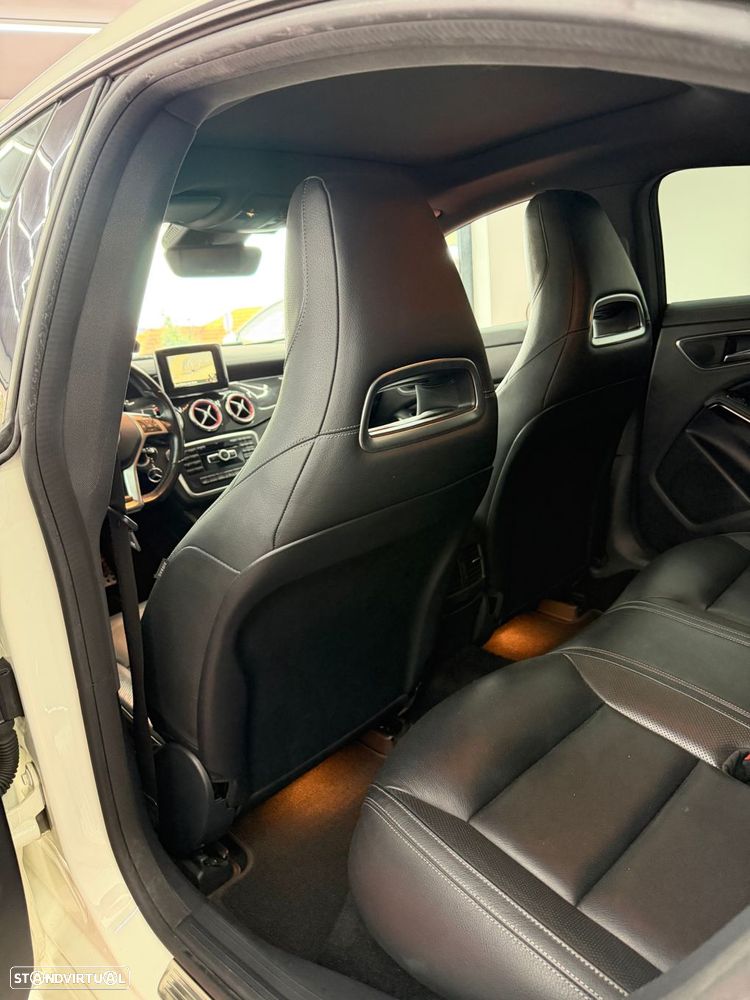 Mercedes-Benz CLA 220 d 7G-DCT AMG Line - 12