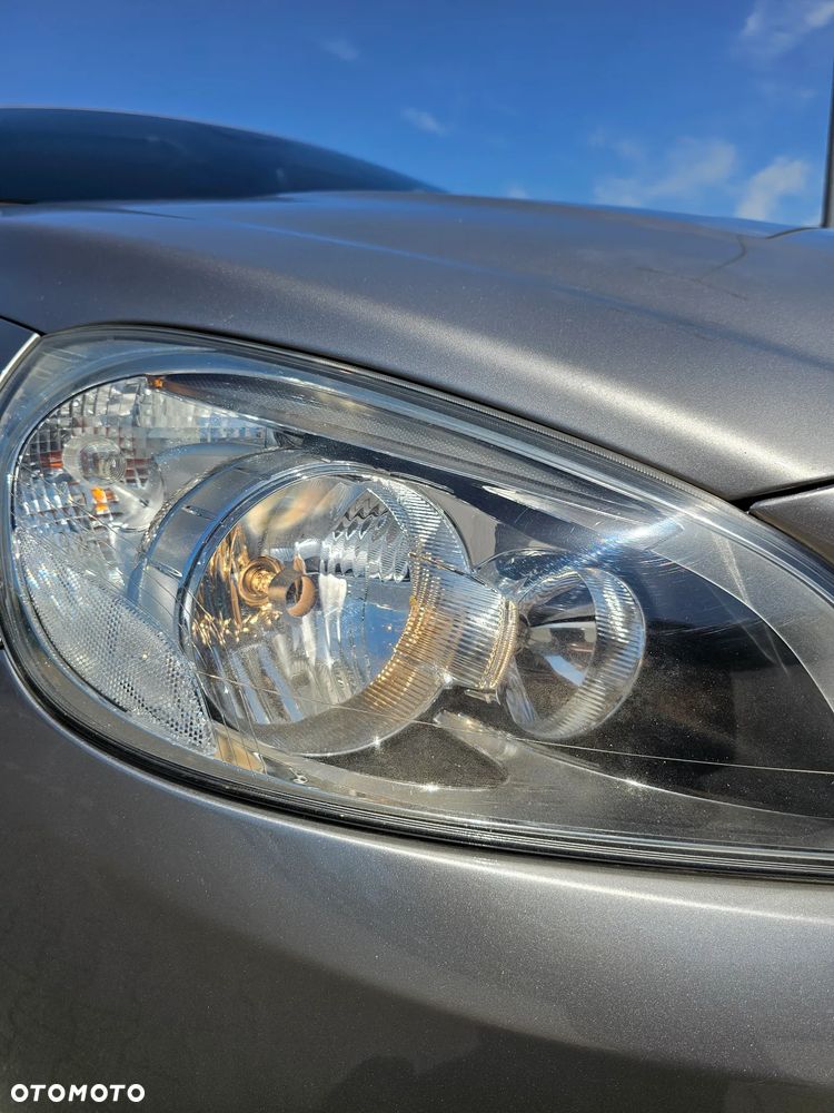 Volvo V60 D4 Momentum - 17