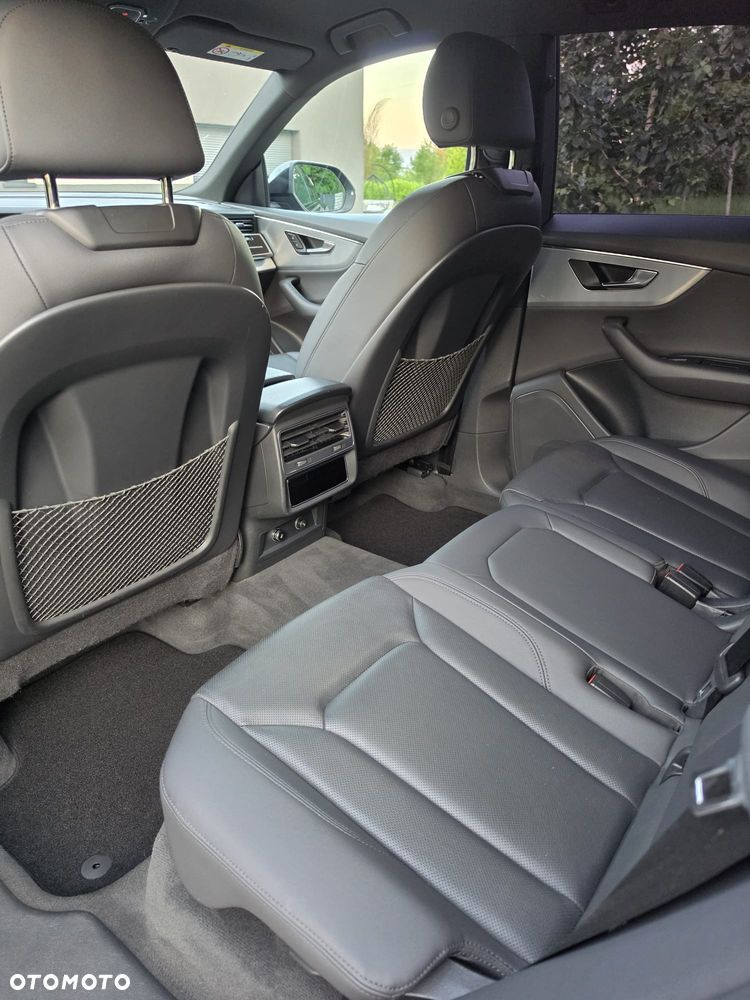 Audi Q8 - 11