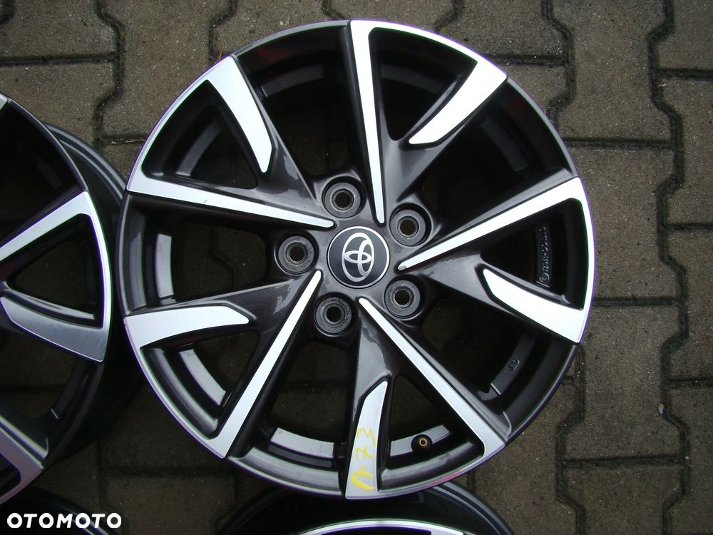 a73 5x114,3 Toyota Auris Corolla Yaris Cross Camry 6,5Jx16 - 4