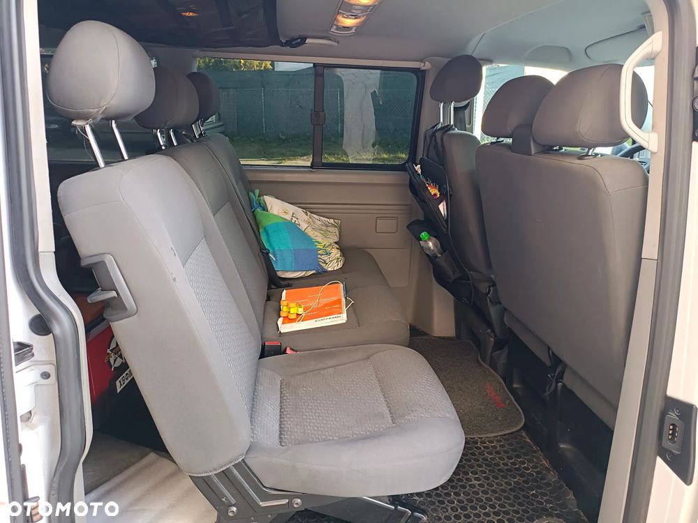 Volkswagen Caravelle - 18