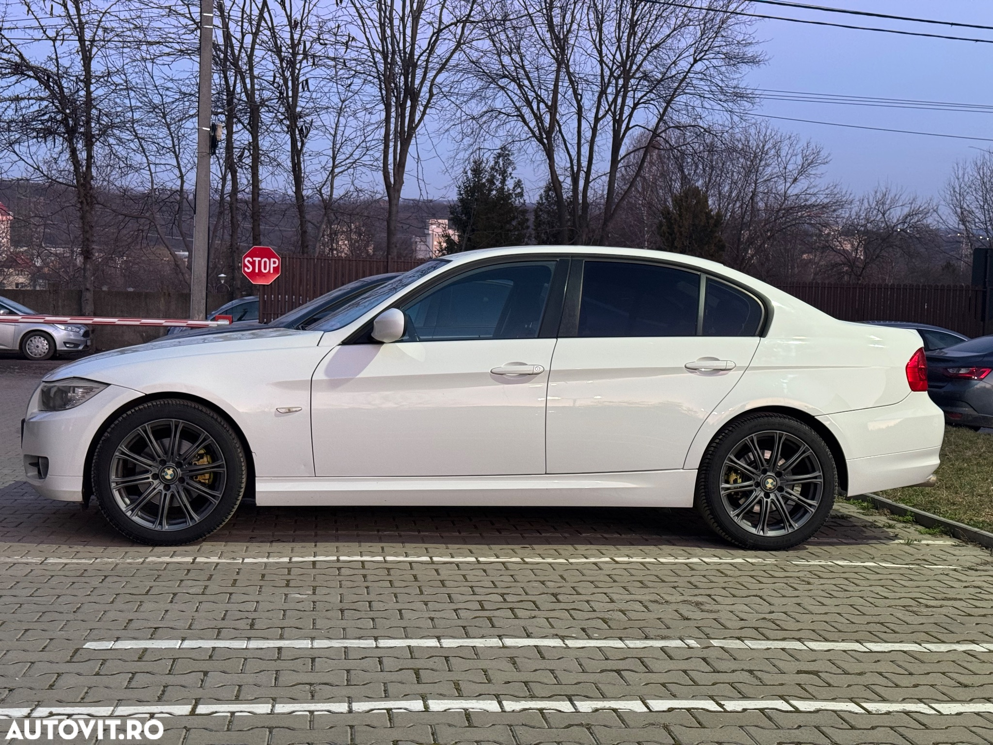 BMW Seria 3 320d - 8