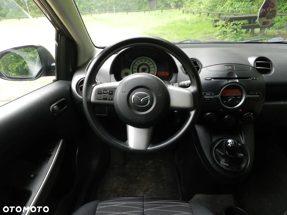 Mazda 2 - 7