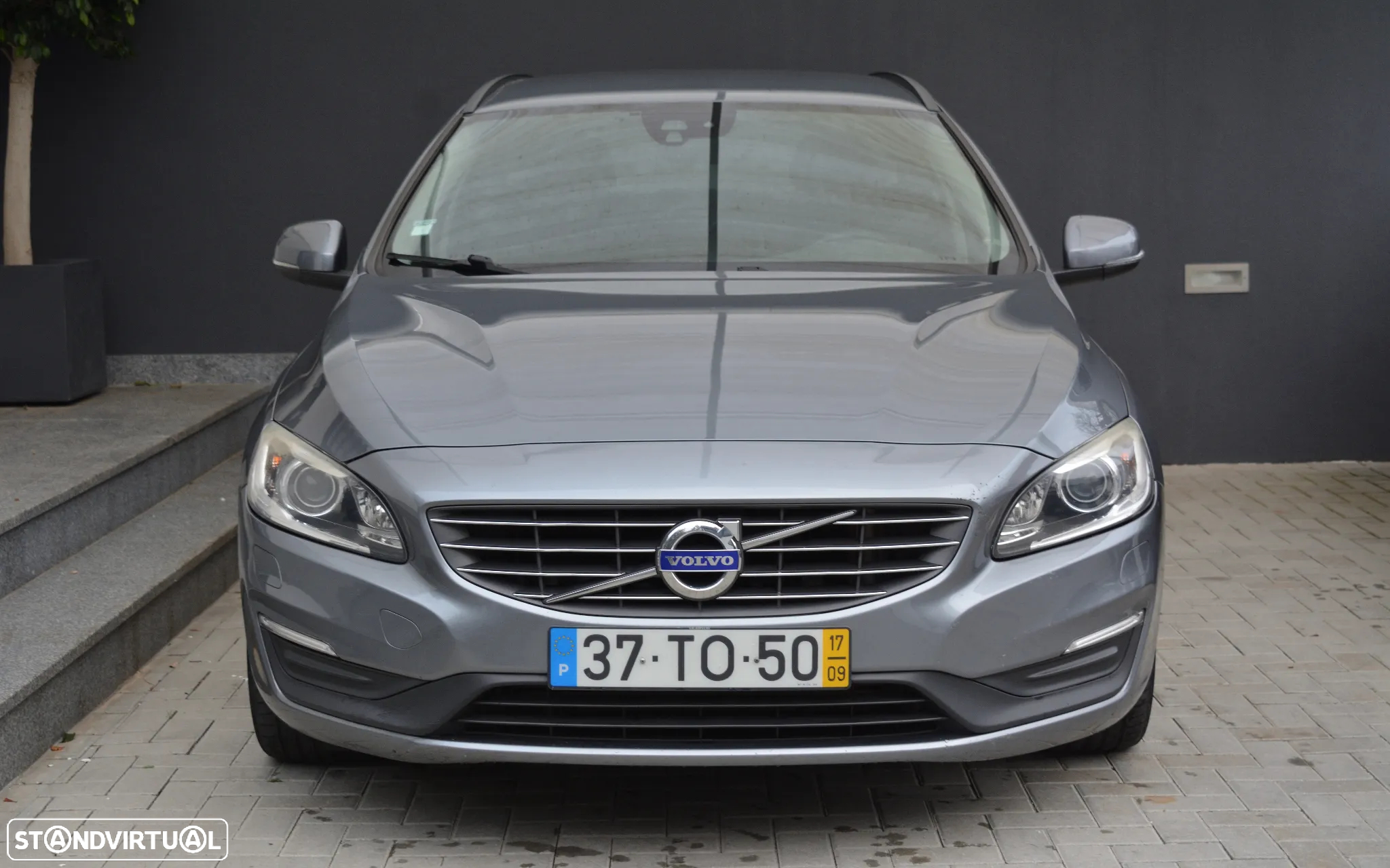 Volvo V60 2.0 D2 Momentum - 3